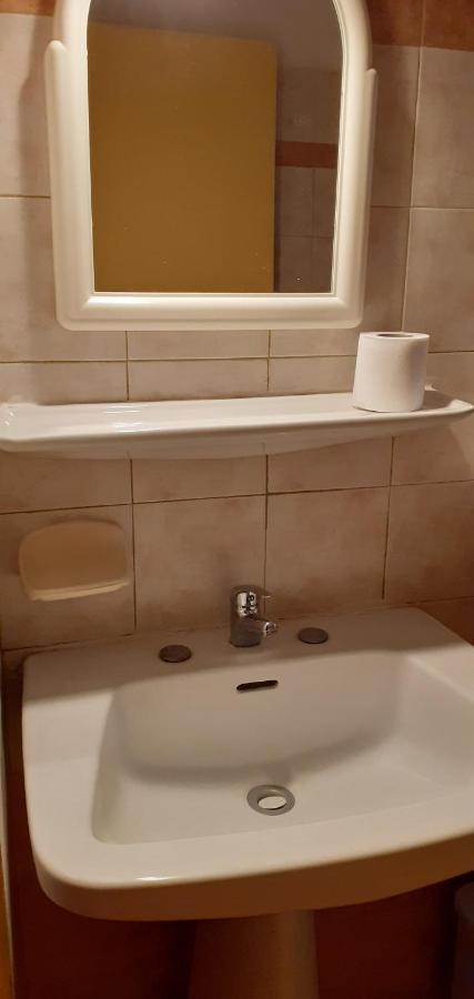 New Pantheon Hotel Kamena Vourla Extérieur photo