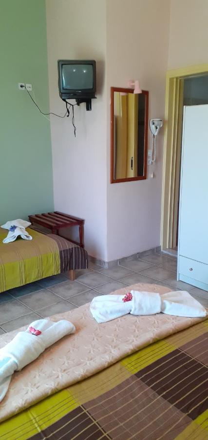 New Pantheon Hotel Kamena Vourla Extérieur photo